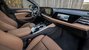 Audi A6 Avant - cabin